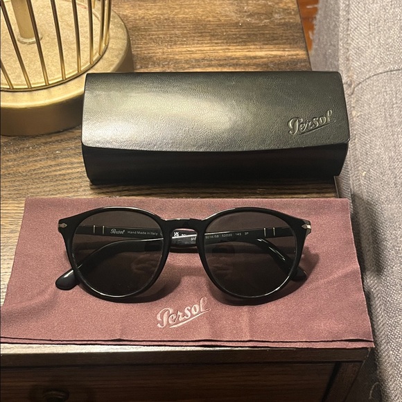 Persol Classic Black Sunglasses with Case - Picture 1 of 3